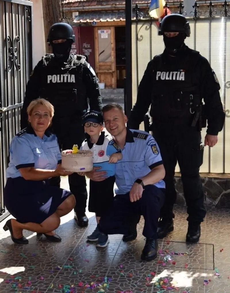Poliția Română, surpriză memorabilă pentru un băiețel de 5 ani
