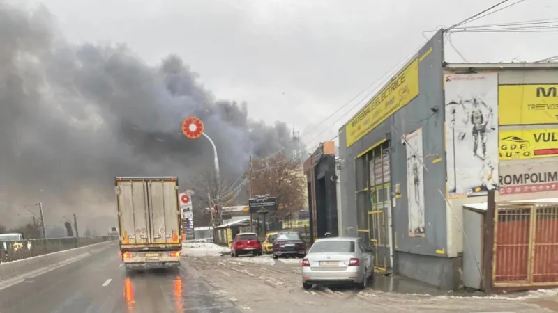 Incendiu violent la un depozit de lângă București: 40 de oameni evacuați: 4 victime - Degajări mari de fum - Mesaj RO-Alert - VIDEO – poza 1