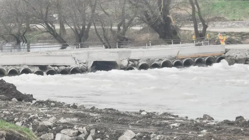 PERICOL major la Cluj după ce Dorel lovește din nou: Podul de peste Someș, fisurat la doar 3 zile de la deschidere - FOTO – poza 1