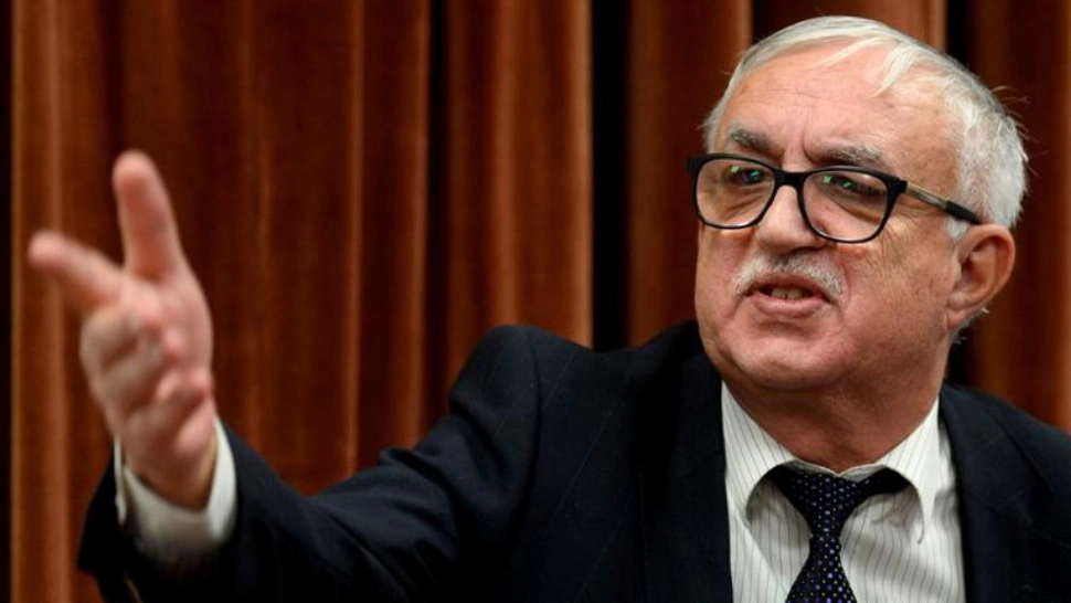 Articolul analizează criticile aduse de fostul președinte al CCR, Augustin Zegrean, cu privire la o presu… — verdict ADEVĂRAT