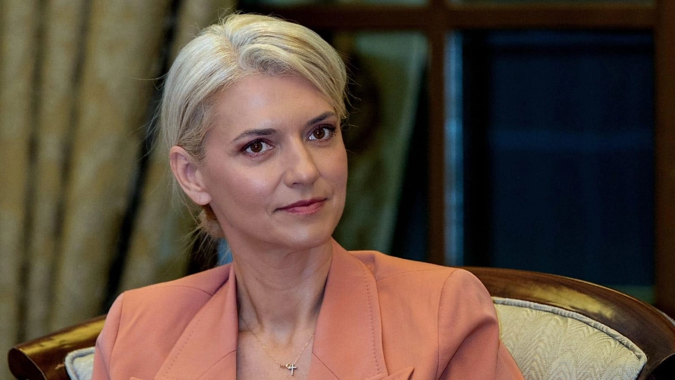 Articolul susține că acuzațiile taberei PNL conduse de Ilie Bolojan la adresa Alinei Gorghiu au fost demon… — rated ÎNȘELĂTOR