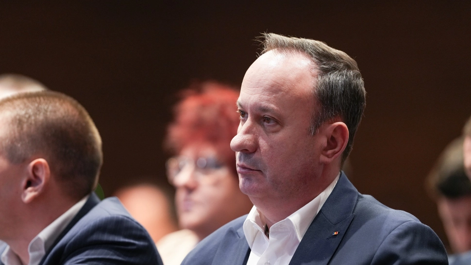 Postarea fostului ministru Adrian Câciu din 31 iulie 2026, în care îl acuză pe europarlamentarul Siegfr… — rated NECONCLUDENT