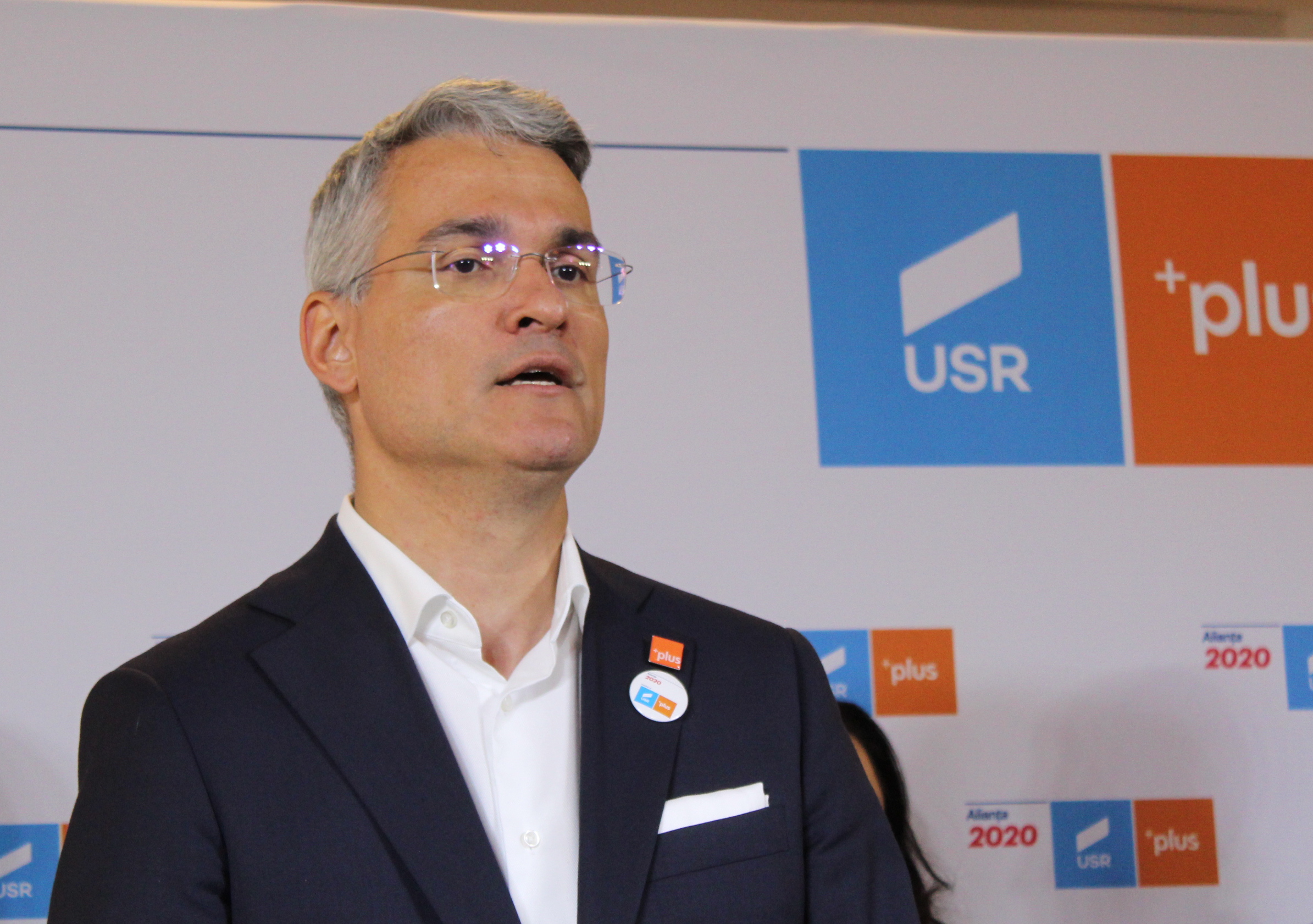 Articolul analizează reacția ministrului Muncii, Dragoș Pîslaru, la întrebările despre creșterea salariulu… — rated ÎNȘELĂTOR