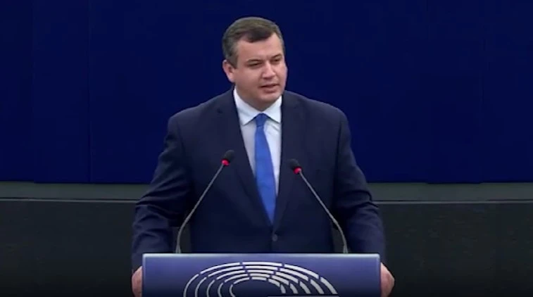 Articolul susține că Eugen Tomac și Ludovic Orban au lansat atacuri nefondate la adresa lui Călin Georgesc… — rated ÎNȘELĂTOR