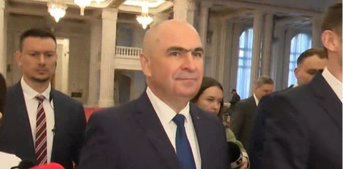 Articolul susține că Guvernul Bolojan, "după demitere" și "pe ultima sută de metri", a aprobat majorări sa… — rated ÎNȘELĂTOR