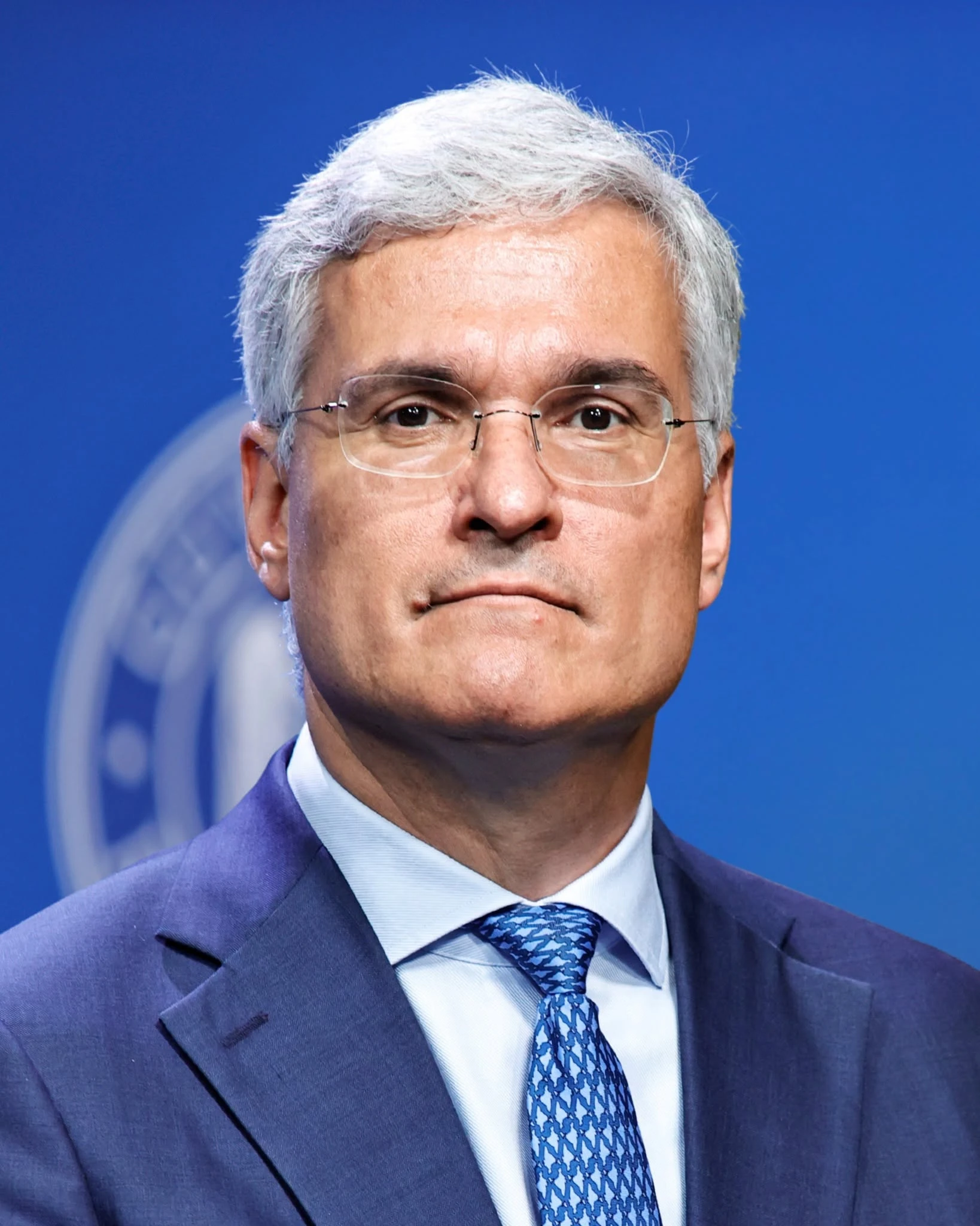 Un articol de presă care critică dur declarațiile ministrului interimar Dragoș Pîslaru privind no… — verdict APROAPE ADEVĂRAT