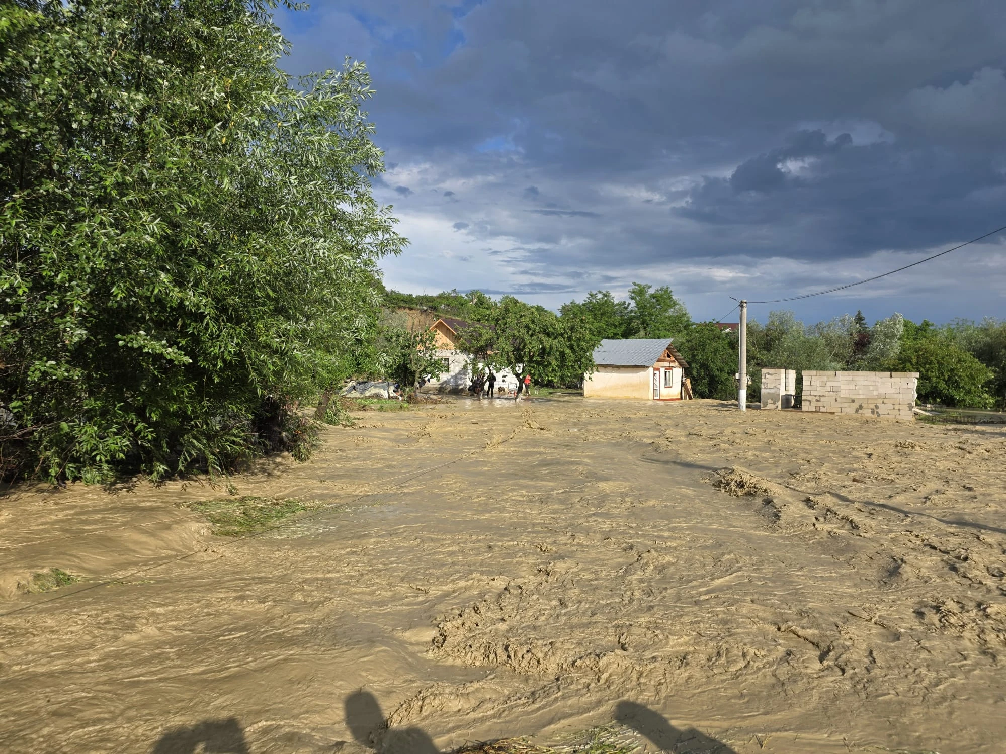 Alertă hidrologică. Risc de viituri pe râuri din șapte județe, până vineri noapte