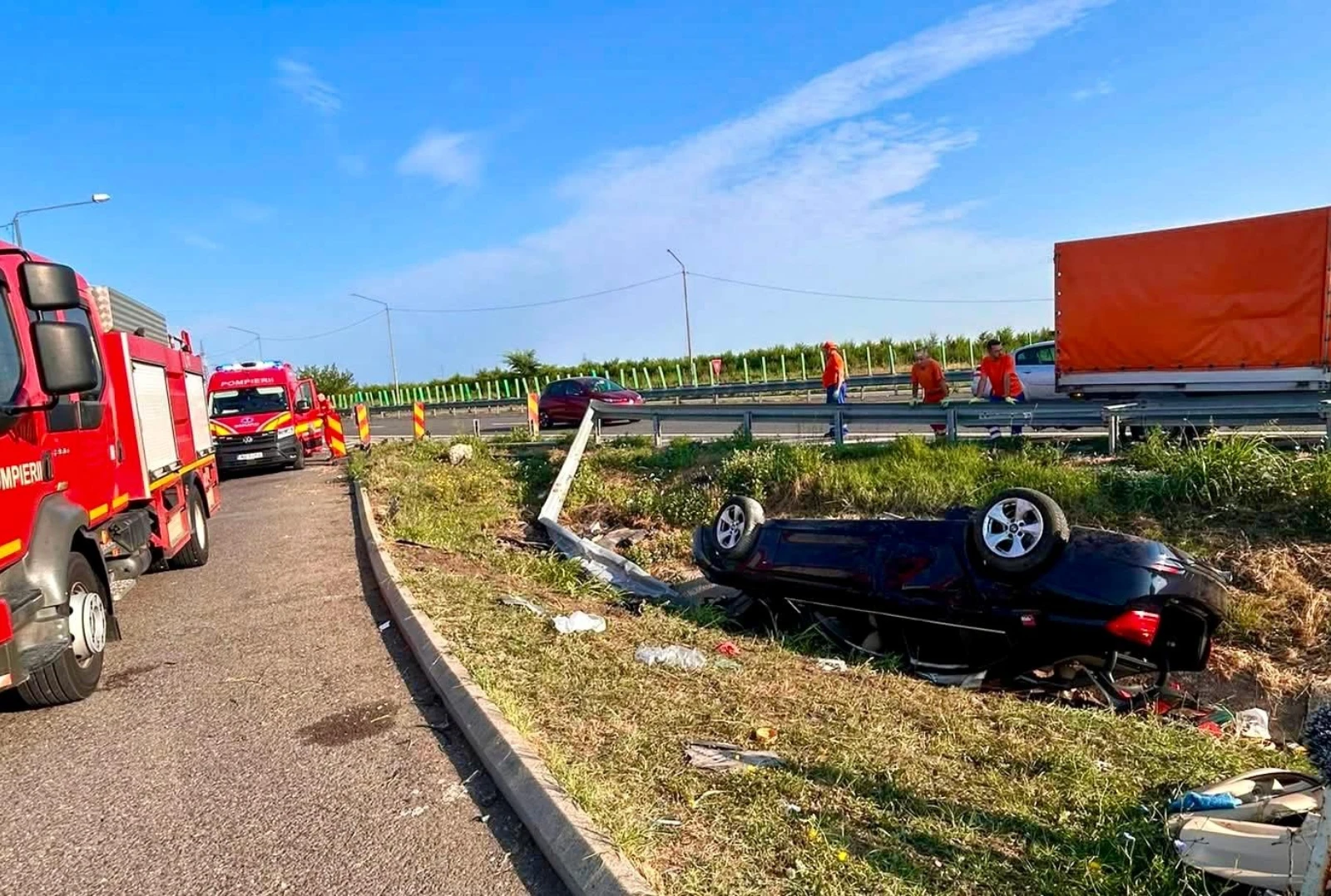 Poza pentru articolul Accident grav pe A2, pe sensul de mers spre Constanța. O persoană a murit după ce două mașini s-au ciocnit violent