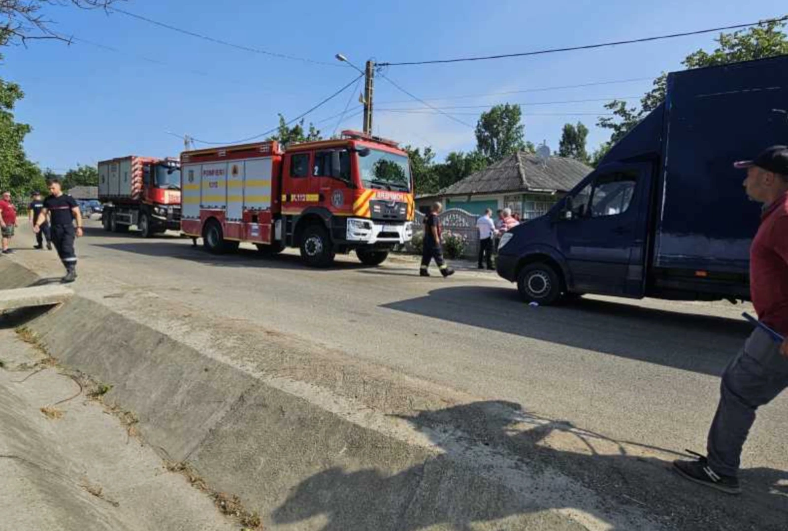 Accident grav în județul Iași. O femeie cu un copil în brațe a fost lovită în plin de un camion