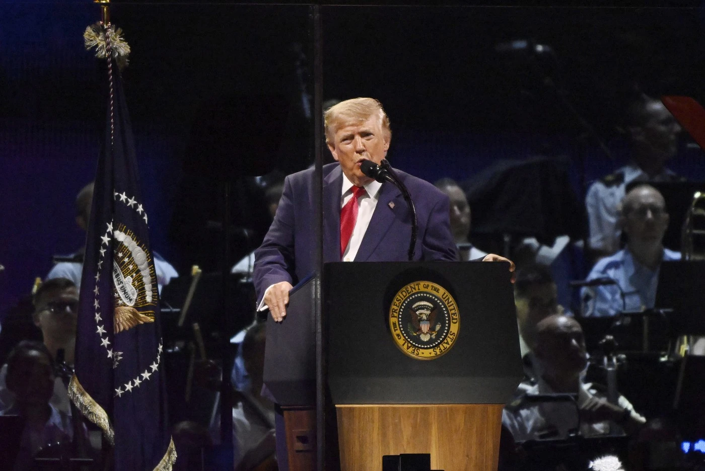 Donald Trump se va adresa națiunii, joi seară. Anunțul vine la scurt timp după reinstalarea blocadei în Strâmtoarea Ormuz