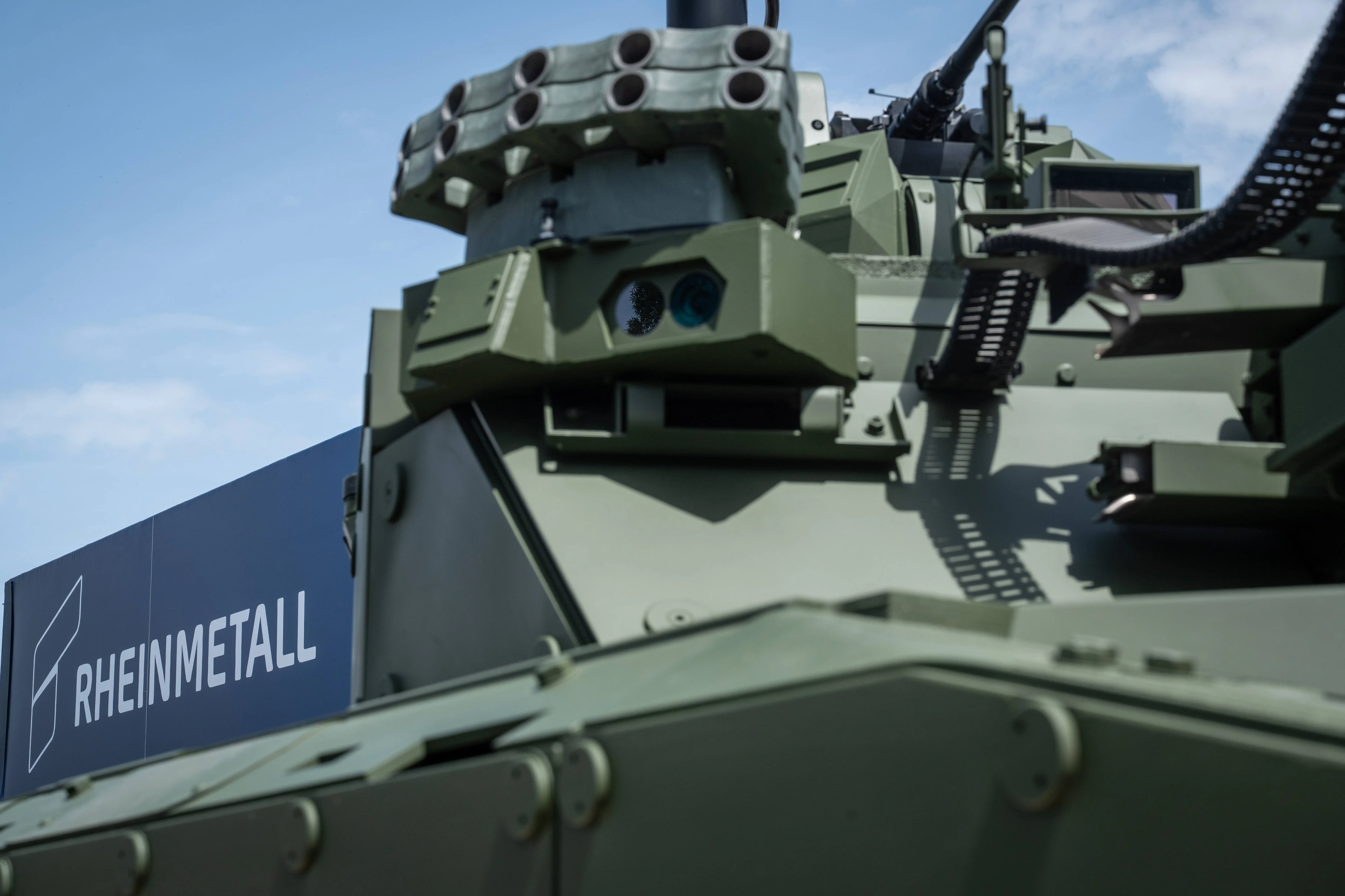 Analiza vizează afirmațiile referitoare la parteneriatul industrial cu Rheinmetall, procedurile programul… — verdict ADEVĂRAT