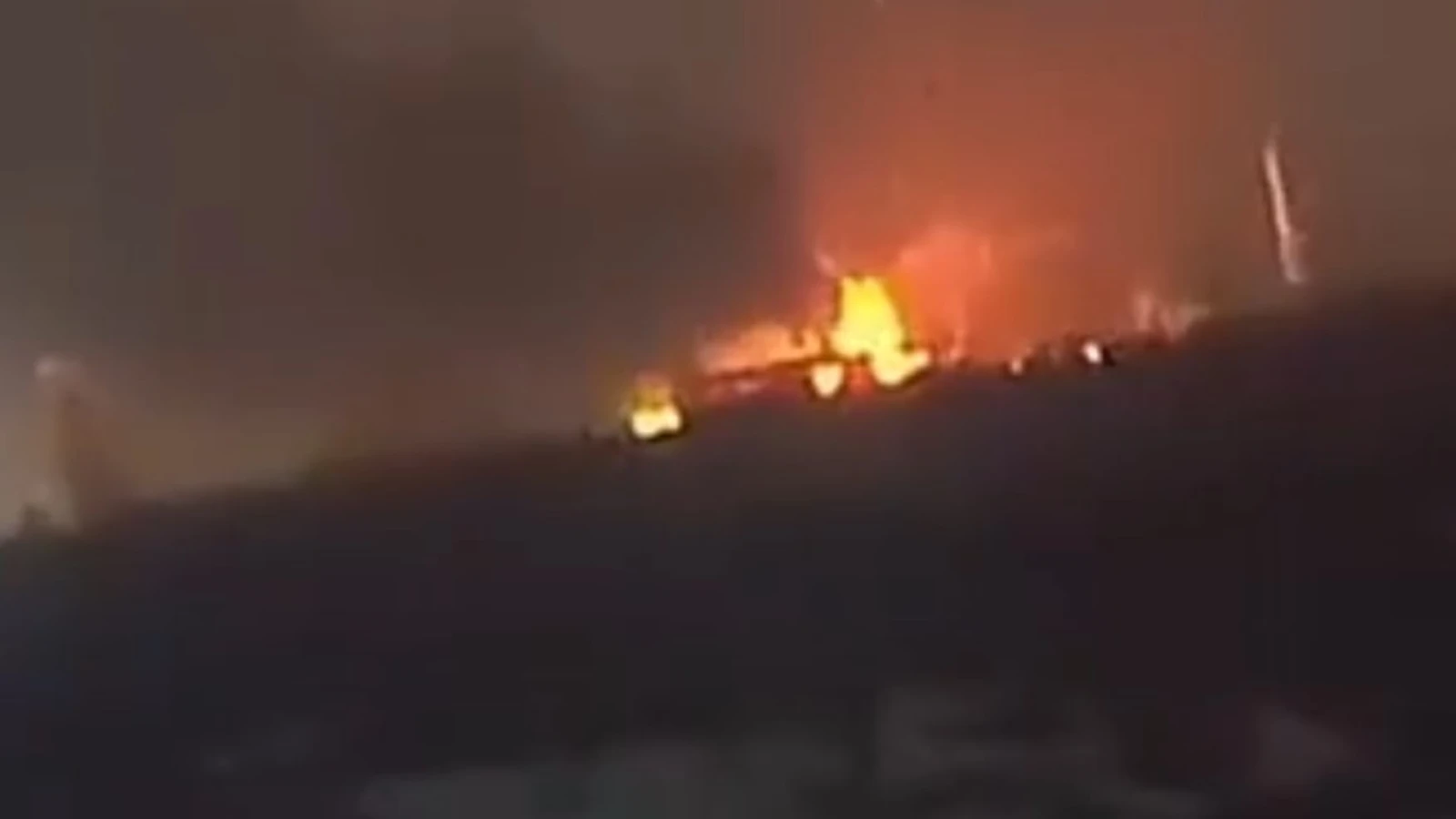 Rafinărie în flăcări și evacuări în sudul Rusiei, după un val masiv de atacuri cu drone - VIDEO
