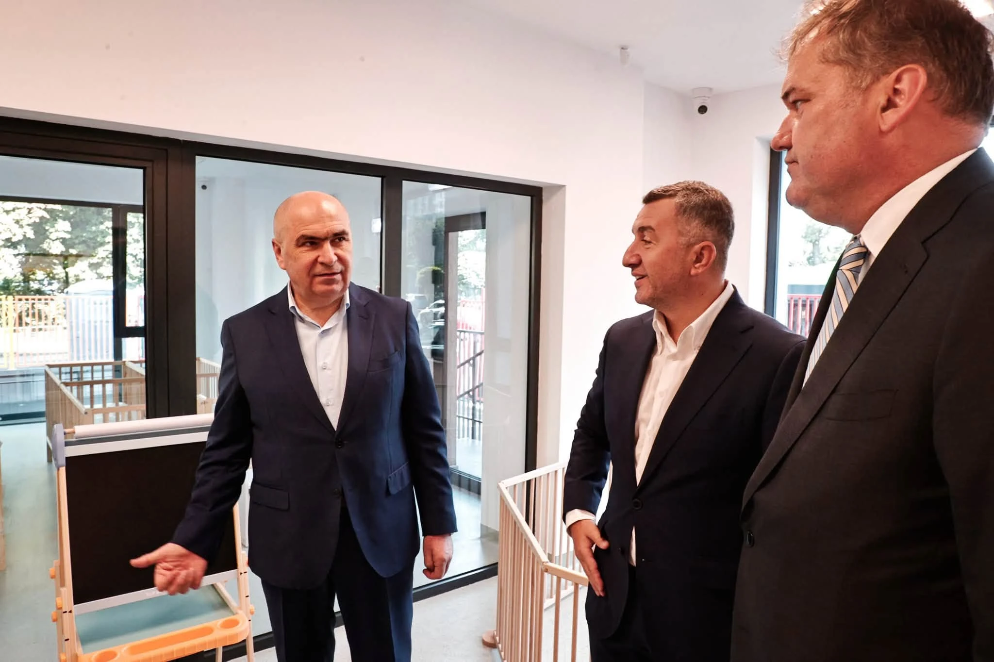 S-au verificat afirmațiile privind participarea premierului interimar Ilie Bolojan la inaugurarea… — verdict APROAPE ADEVĂRAT