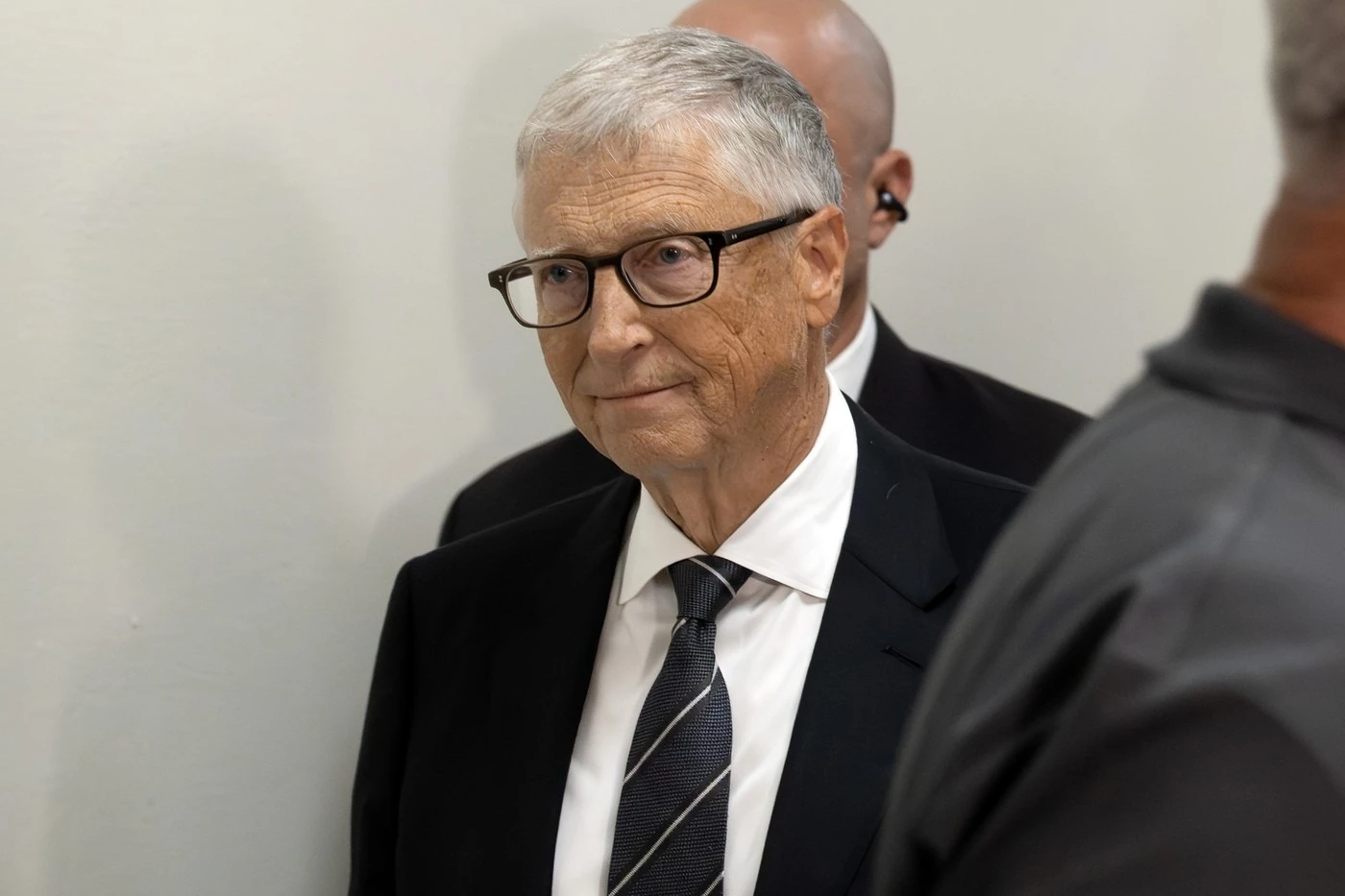 Bill Gates avertizează că inteligența artificială ar putea cauza un miliard de decese