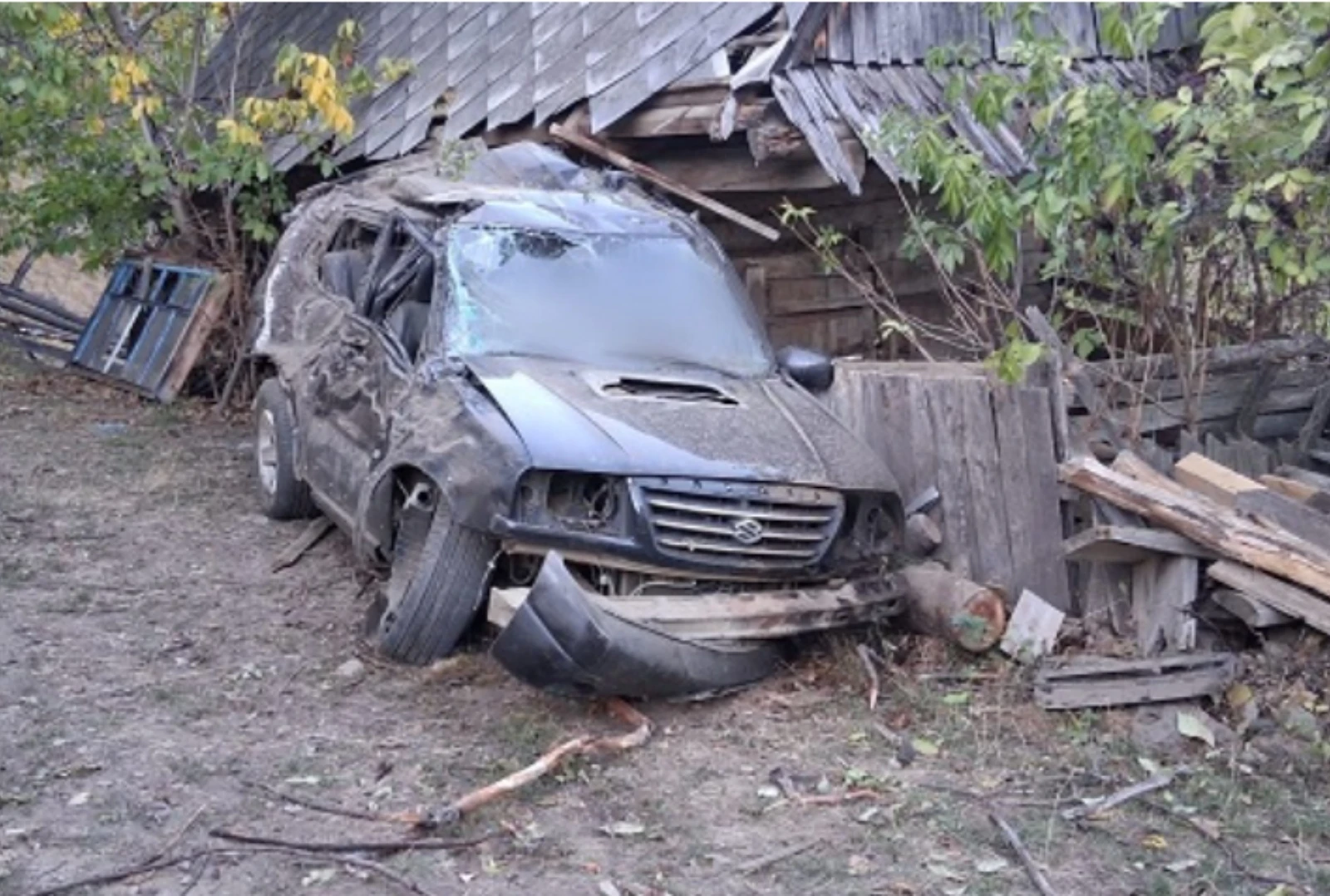 Accident mortal în județul Cluj. Un bărbat a murit după ce a căzut cu mașina într-o râpă de peste 50 de metri