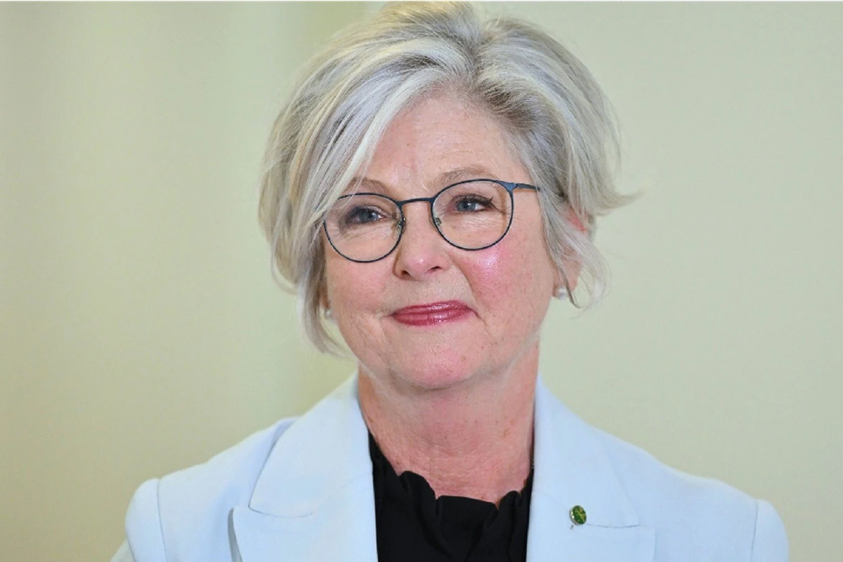 Imagine asociată subiectului: Deputata australiană Helen Haines, în stare critică după ce a fost lovită de o mașină